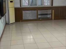 人民路河东公园附近 一梯一户 1楼 老证带小房 天然气