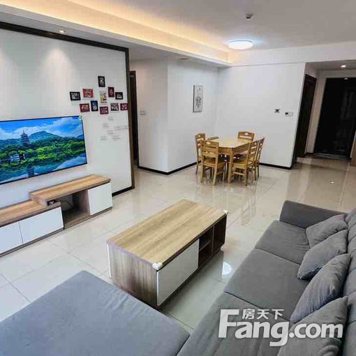 华南城附近!四房两厅两卫!半年起租!民用水电!南北通透!