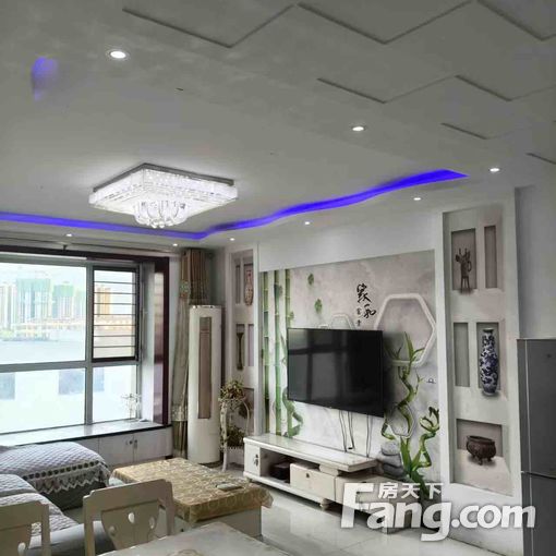 彩虹桥依云湾电梯三居室 拎包入住 1100包物业带储间