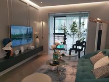 高新区河景房 单价1.1 住地鉄房上茗校 网红楼盘