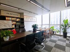 绿地之窗101平 大老板室 格局方正 三面采光落地大窗