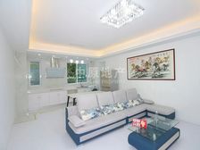 东外滩 不靠近马路,一门关,小区中心位置,大两房