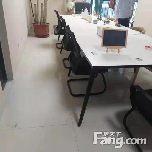 ÈٺͶ«Ã˹ú¼Ê±ãÒ˳ö×â,µØÌú¿Ú