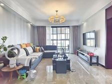 两房已改三房南北通透,全明户型带产权车位,满五一套税低,诚售