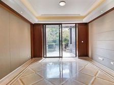 买一层送一层,实用面积400平,带三个车位,稀有户型