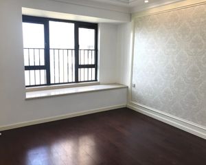 豪装全新没入住,楼层位置好,南向,甲A级房源,诚心出售