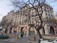 李乃滨推荐巨石大厦一二层2200平招租餐饮,银行,汽车,展厅