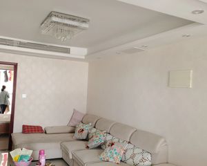 橄榄树雅苑北区3室2厅1卫南朝向220.0万元/套出售
