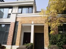 江南一品联排别墅,384平,全新毛坯 位置很好 独立花园