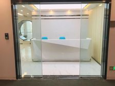 郑州东站 绿地中心双子塔 425平方米 全新装修 家具全齐