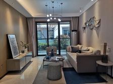 郑东象湖核心 精装地鉄小4房 单价6XXX 品牌开发