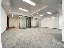 性价比单位 万博7号线 100方 全新精装双隔间 东南向