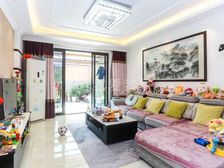 新上一楼带院子(40多平)出门2号q轨,近公园