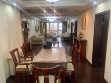 房东急售!月亮园4室2卫精装161平189万万鸿城市花园美琪