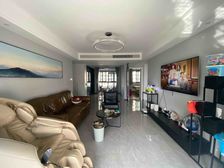 带产权车位~精装修~南北通~拎包住~电梯中区2房 视野好