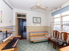 急卖85万姑苏南门人民路222号次顶楼,2室1厅,全明采光好