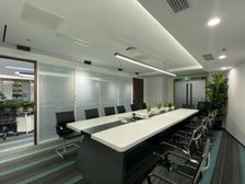 银科大厦200平精装修带家具,纯写字楼出租,正对电梯科技