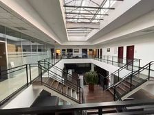 西四环四季青汽车4S店出租!带营业执照!喷漆维修展厅齐全