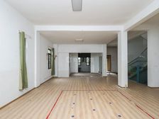 湖东独栋大别墅,院子300平,可做操场,占地600平,带车位