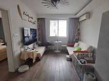 新上!持证经纪人!全明户型,距8/13号线500米。