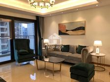 绿地中央广场精装大三房,阳台朝南可拎包入住