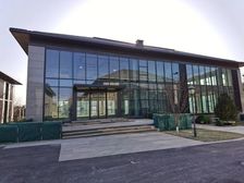 这么漂亮的独栋写字楼,不进来看看,比较适合人少钱多车多的企业