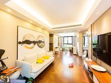 大两房,独立电梯,小区中心位置,采光充足,精装修