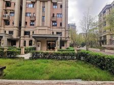 恒大江湾别墅 、2+2结构 、使用面积300平 、带私家花园