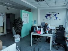 数码科技中心带家具95平5万/年多套,靠近天宝 免费停车