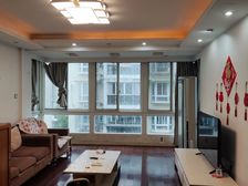 世纪虹,中等楼层,采光好,房东诚心出售。