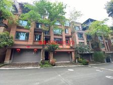 汽博 背山靠水类独栋别墅 地面双车库 花园60 换房出售