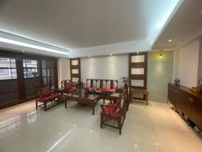 泰安华庭步梯房4楼162.97平方4房2厅现代装修211万