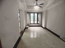 三中1小,精装大四房地铁口,业主急卖各付费用,保养新哦,靓!