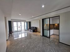 市民中心送2个产权车位!南北通透万科翡翠公园4室3卫 精装修