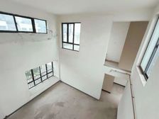 看!!绝世顶跃!!!带私家大露台、房屋使用面积200平以上