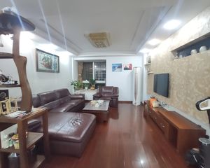 阳光天地4室2厅2卫南朝向140.0万元/套出售