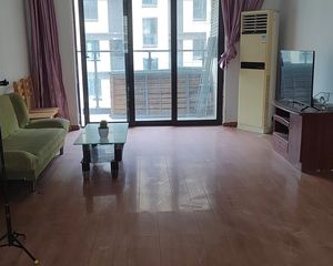 绿地东方公馆4室2厅2卫南朝向340.0万元/套出售