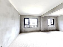 上叠有大露台利用面积多,可以按自己喜欢的 装..