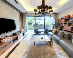 泊璟廷3室2厅3卫南朝向1580.0万元/套出售