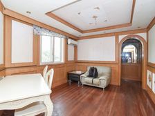 紧邻苏州河...电梯小三房...视野好采光好