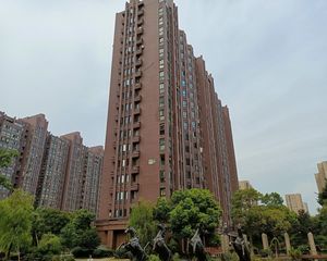 骆城芳洲4室2厅2卫南朝向145.0万元/套出售