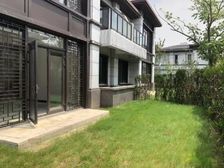 石湖公园旁 石湖湾联排别墅 三期带花园 2个车位靠近消防通道