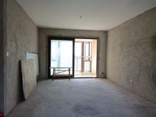 南北通透龙光玖龙府4室2厅