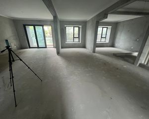 宝龙世家4室2厅2卫南朝向170.0万元/套出售
