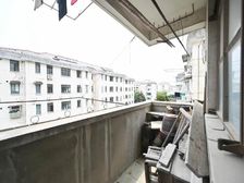 新上! 边套全明 次顶楼!近 不靠马路 随时看