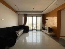 急卖 送车位 135平4居 南北向精装修 随时签约