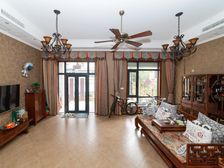 阳光龙庭南向精装别墅 满五324平五室三卫