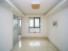 主卧朝南,小区中心位置,采光充足,精装修,双阳台