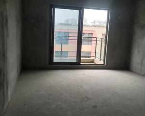 绿地观堂4室2厅2卫南朝向268.0万元/套出售