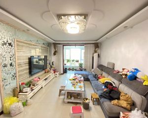 9中 市中心地段 新华里世博广场 4室2厅170平 精装修